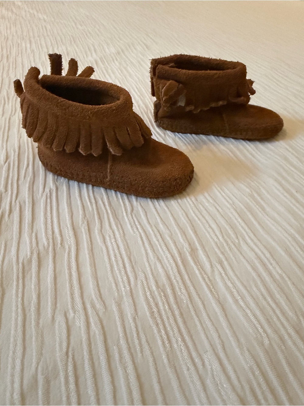 Minnetonka Infant Fringe Moccasin Booties - Brown